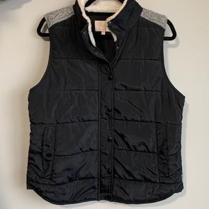 Skies are Blue black vest